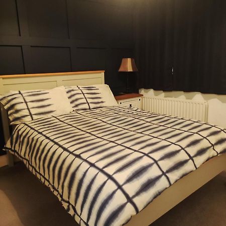 Atrium House Guest House Hazel Grove Ngoại thất bức ảnh