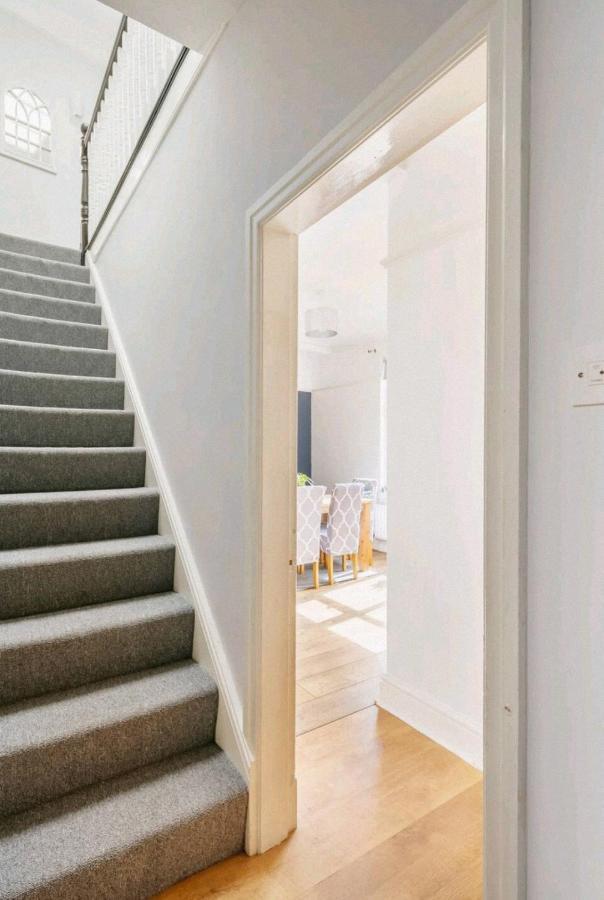 Atrium House Guest House Hazel Grove Ngoại thất bức ảnh
