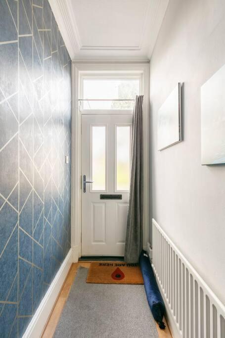 Atrium House Guest House Hazel Grove Ngoại thất bức ảnh